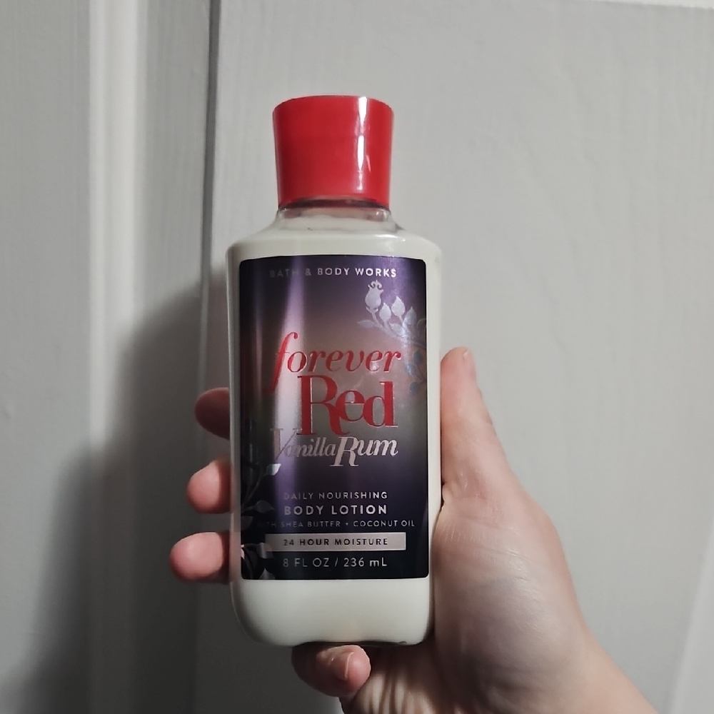 NWT BBW Forever Red Vanilla Rum Body Lotion